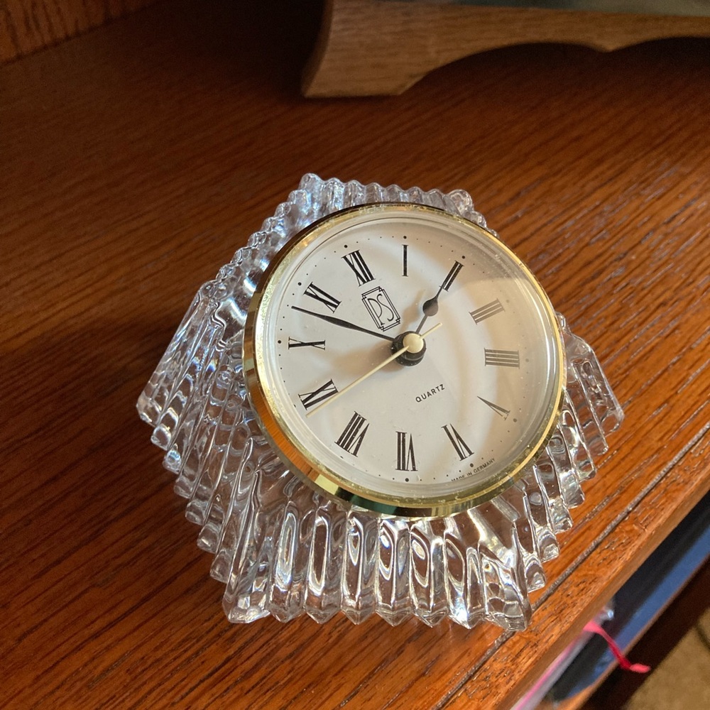 Paul Sebastian Art Deco vanity table, desk clock. NEW BATTERY. Beautiful